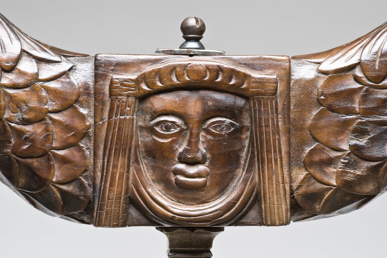 Käsitelty kaira, n. 1600 (päärynäpuu) (katso myös 701076-7) tekijältä German School