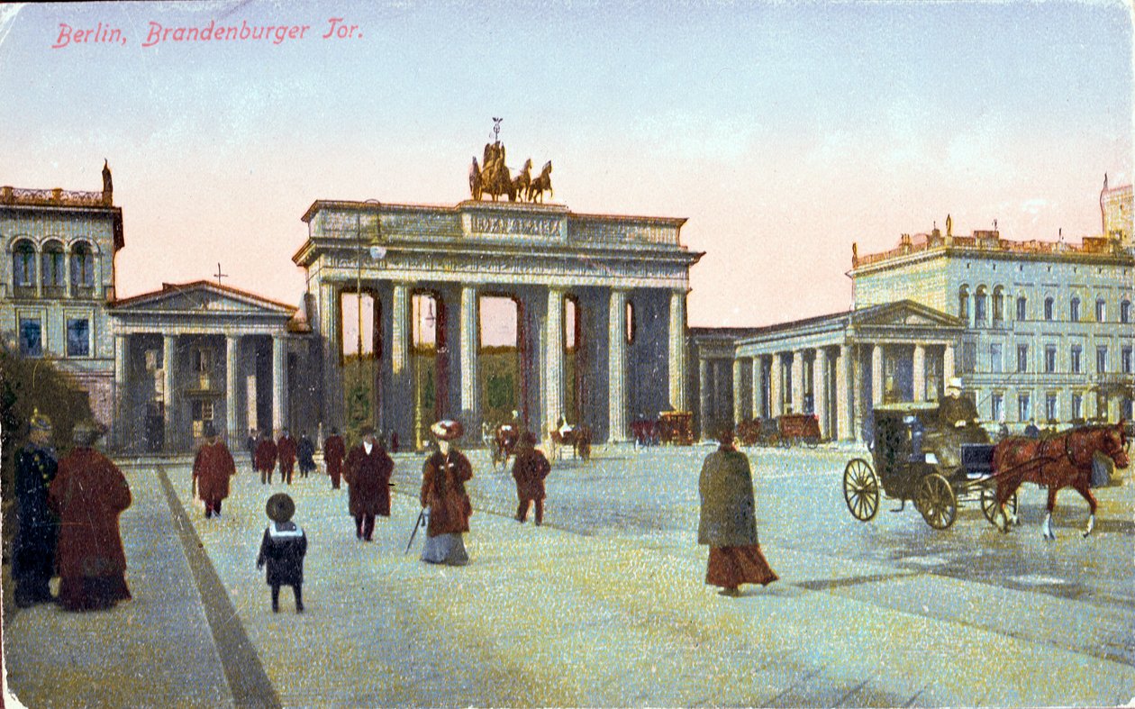 Postikortti, joka kuvaa Berliinin Brandenburgin porttia, ennen vuotta 1914 (värillinen kuva) tekijältä German School