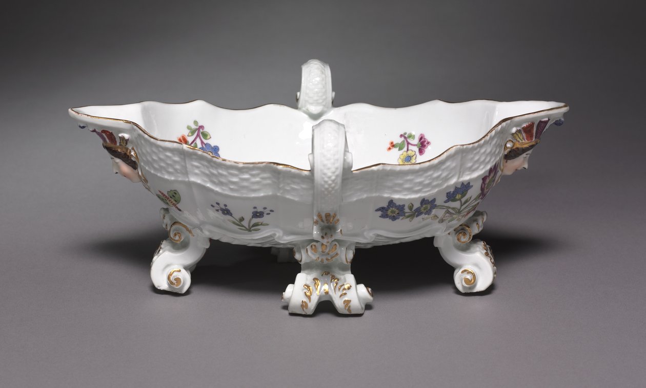 Sauceboat, valmistettu Meissenin posliinitehtaalla, Saksassa, 1735-56 tekijältä German School