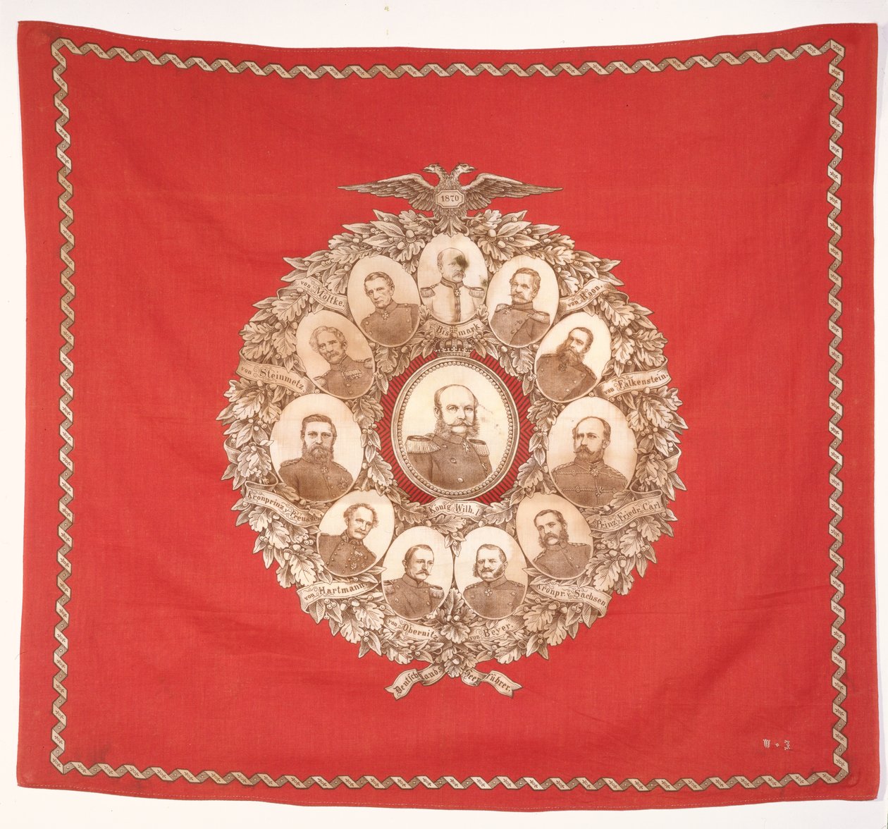 Saksan keisaria Wilhelm I:tä (1797-1888) kuvaava huivi, jota ympäröivät Bismarck ja voittajamarsalkka Ranskan ja Preussin sodan kunniaksi, 1870 (silkki) tekijältä German School