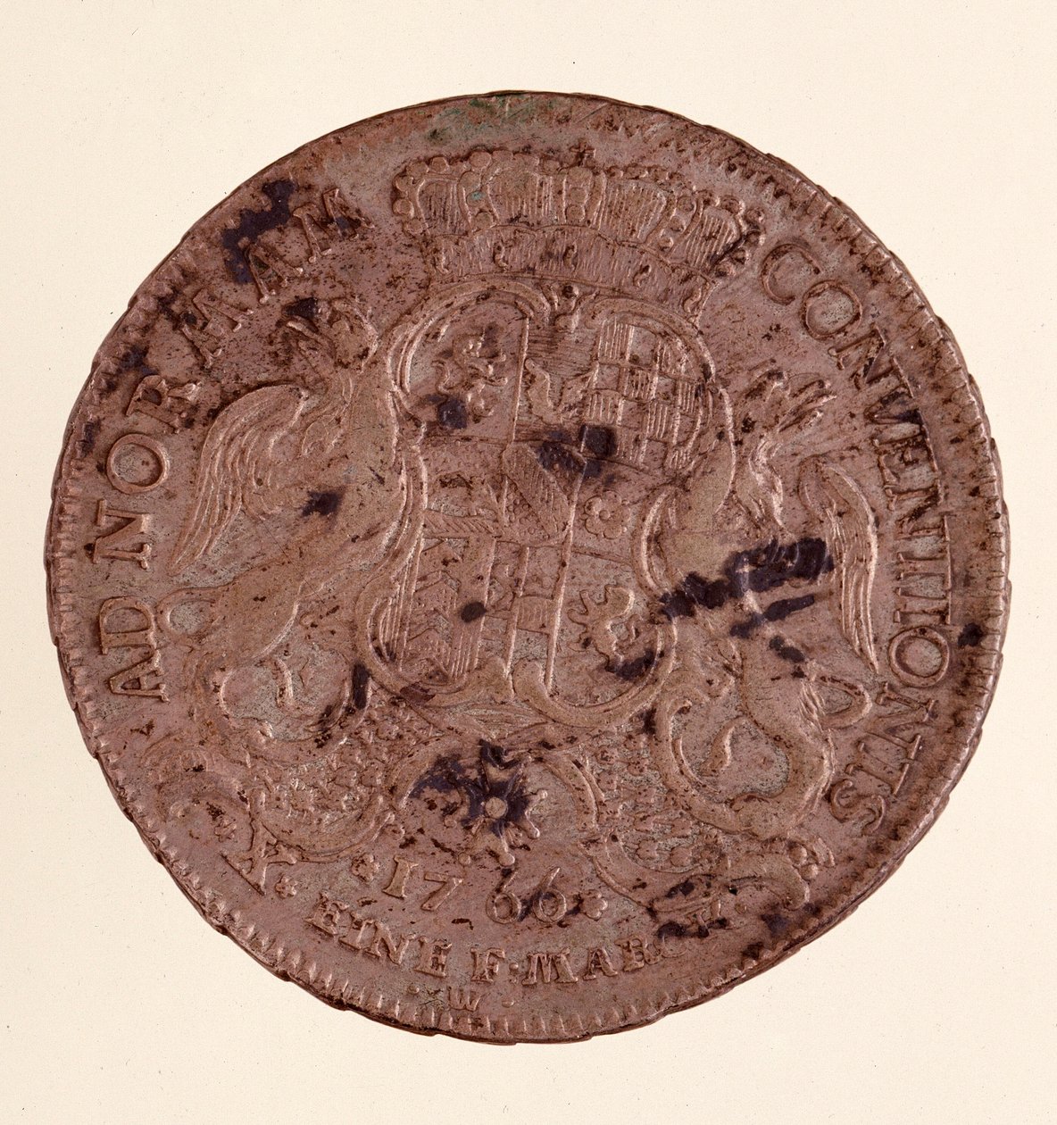 Badenin suurherttua Charles Frederickin hopeataaleri (1728-1811) (Badenin Kaarle I) 1766 Halk. 3,9 cm Napoli, museo archeologico tekijältä German School