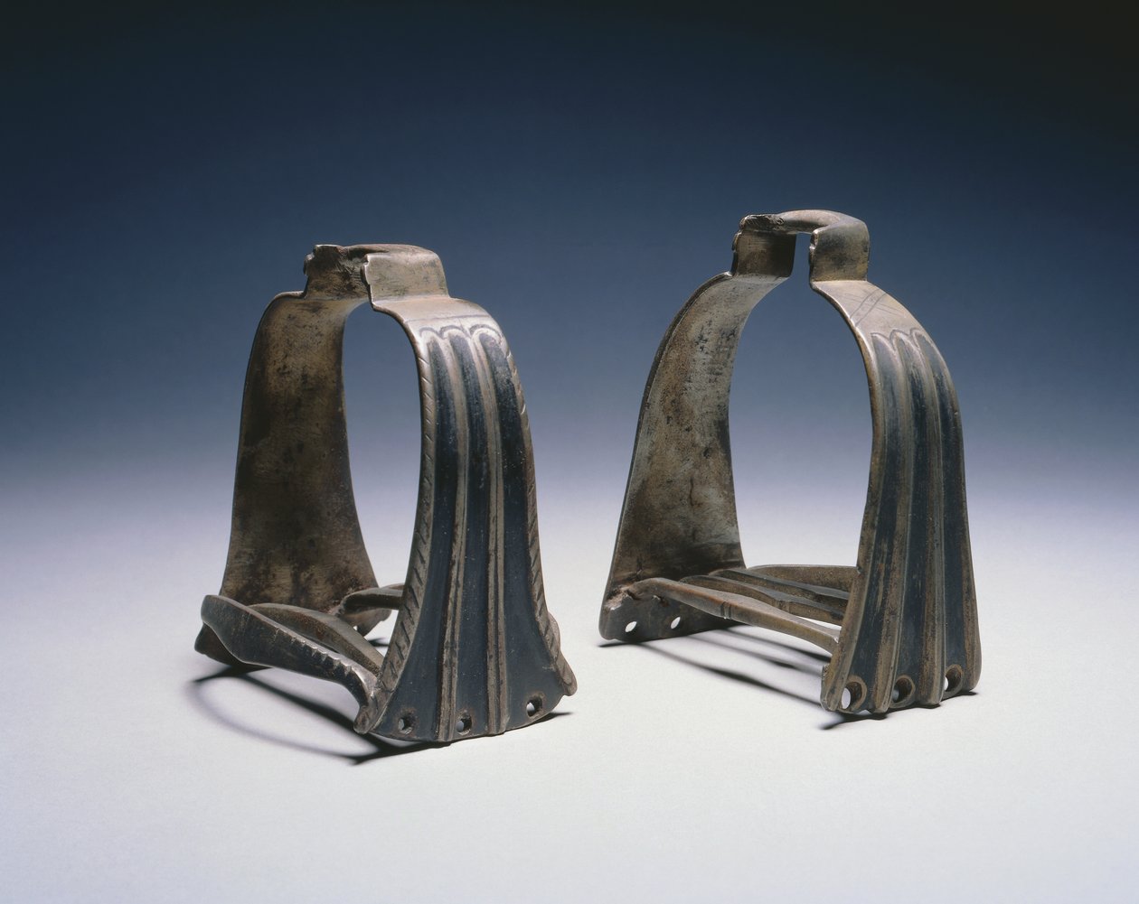 Jalustin, c. 1525-1550 (teräs modernilla mustalla maalilla) tekijältä German School