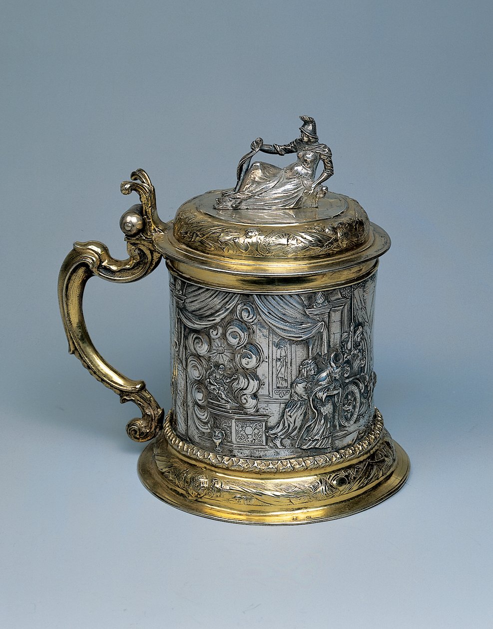 Tankard, ruumista jahdattu kohtaus, joka esittää Aleksanteria ja legendaa Gordionin solmusta, Danzig, n. 1680 (kullattua hopeaa) tekijältä German School