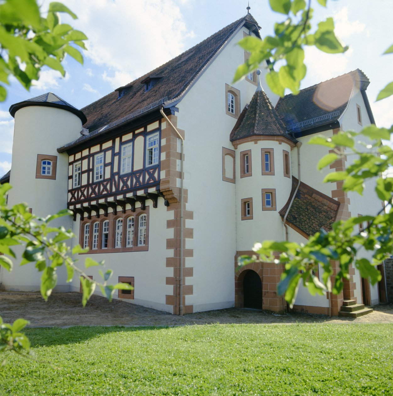Grimmin veljesten talo tekijältä German School
