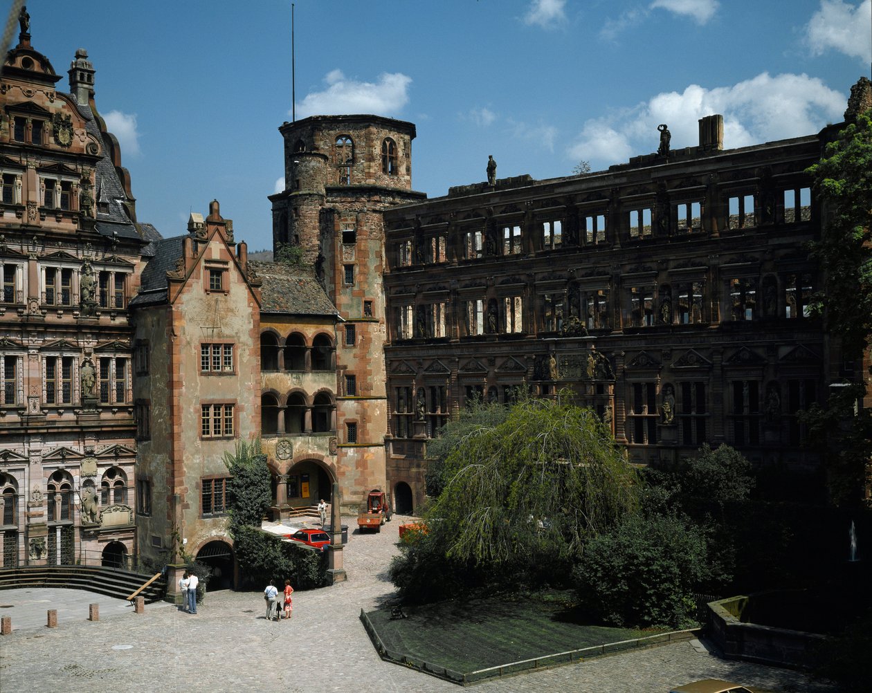 Näkymä 1500-luvulla rakennetusta Heidelbergin linnasta. Saksa tekijältä German School