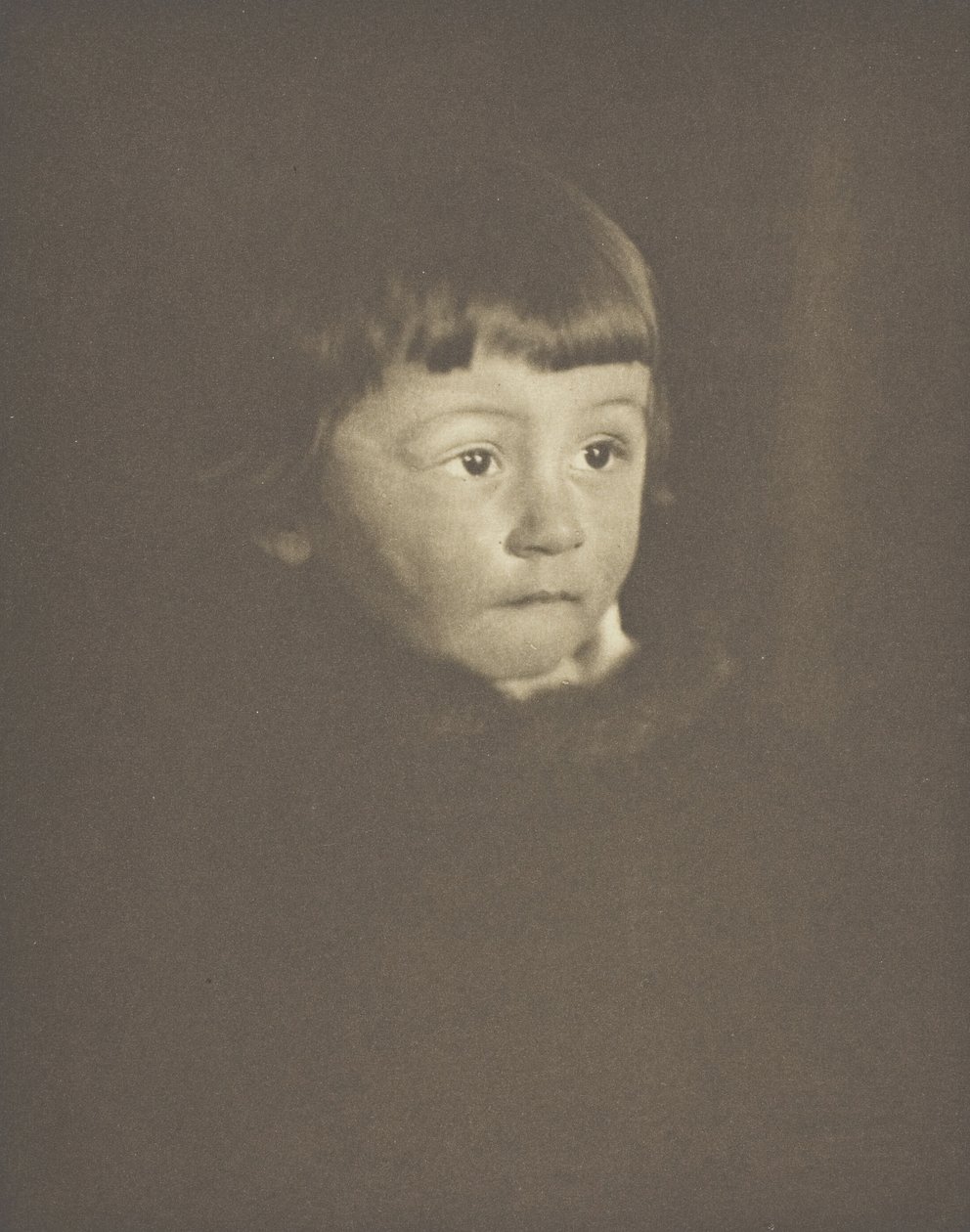 Pojan muotokuva, 1897. tekijältä Gertrude Käsebier