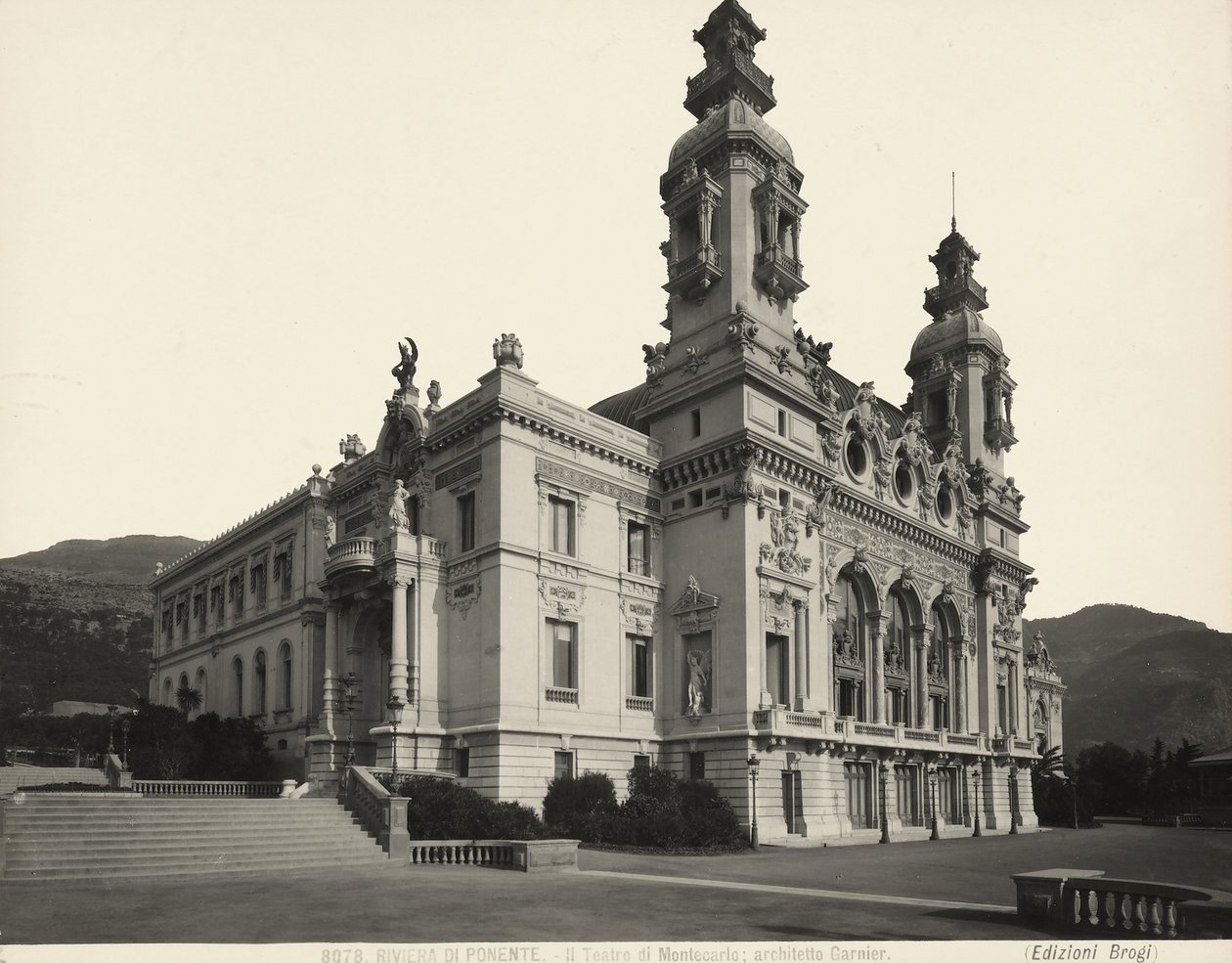 Montecarlo-teatterin ulkopuoli, Monaco tekijältä Giacomo Brogi