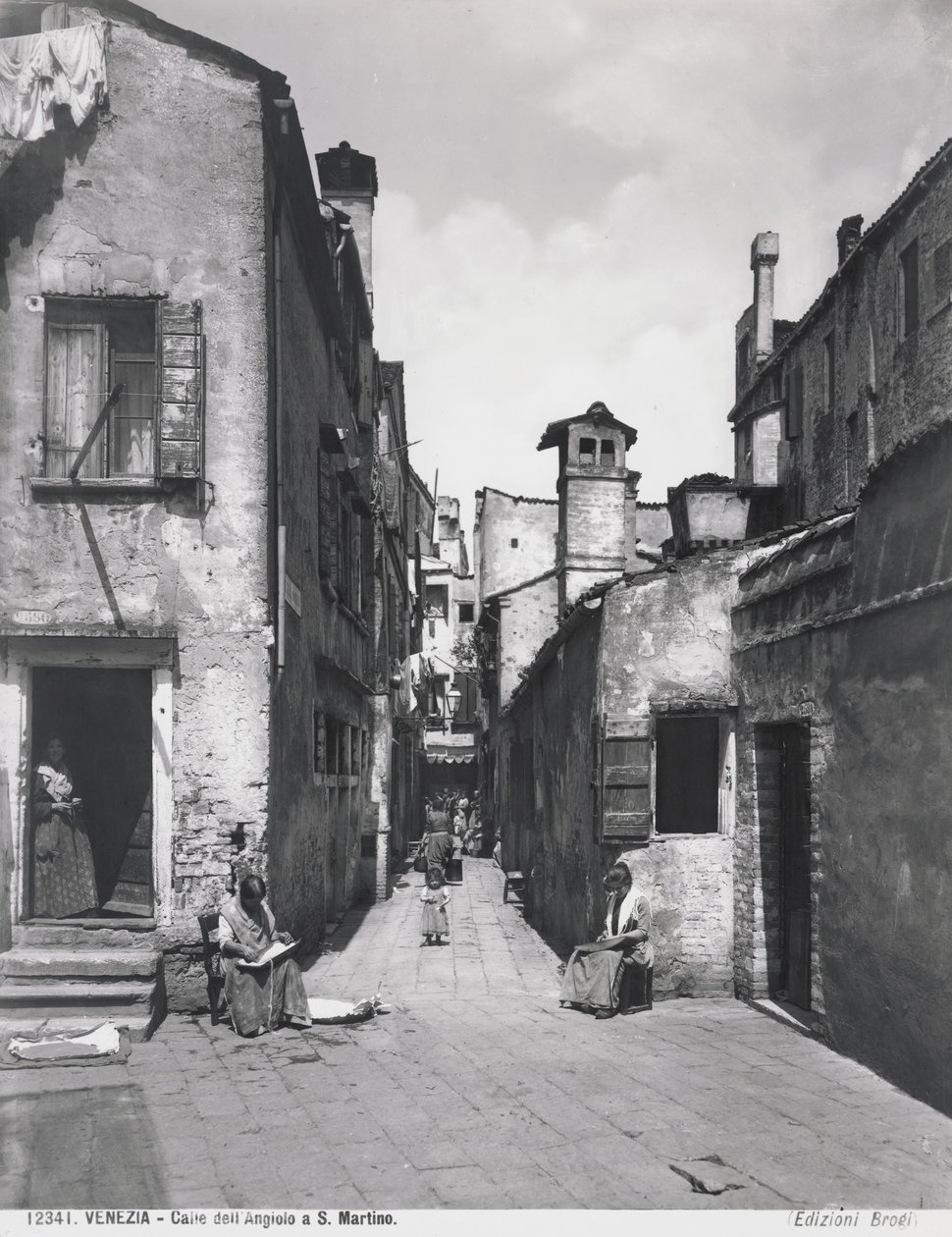 Venetsia, Calle dellAngiolo San Martinossa, noin 1890 tekijältä Giacomo Brogi