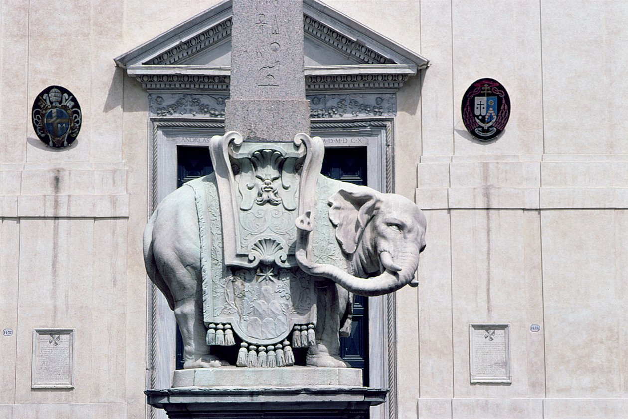 Elefantti tukemassa obeliskiä, 1667 (marmori) tekijältä Gian Lorenzo Bernini