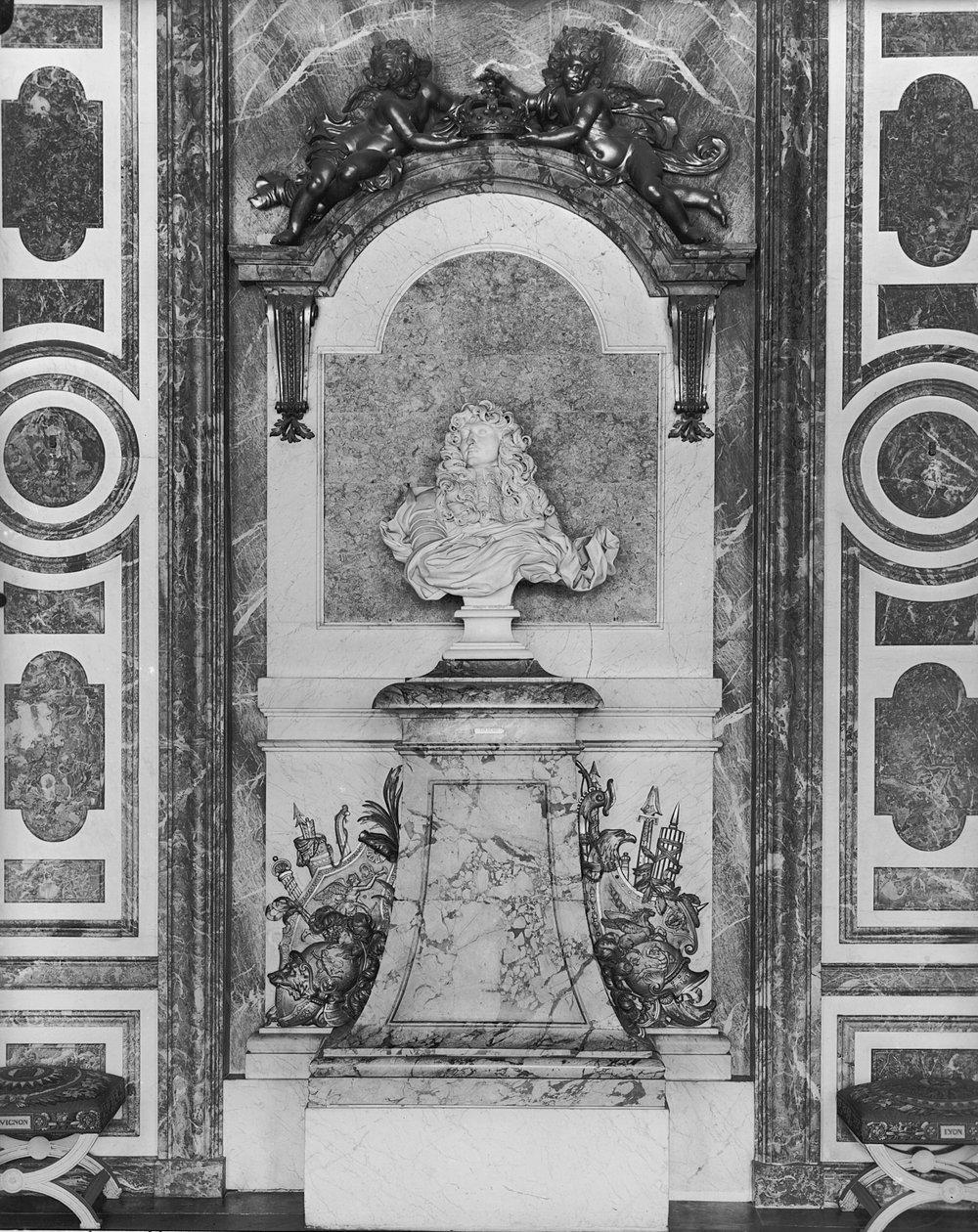 Ludvig XIV:n (1638-1715) muotokuva (marmori) (katso myös 90049) tekijältä Gian Lorenzo Bernini