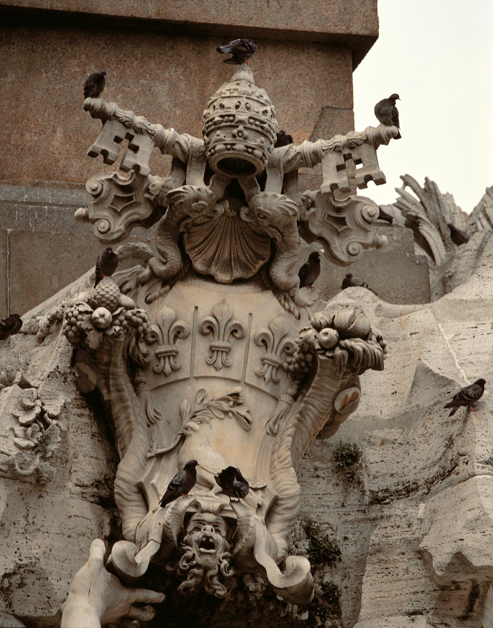 Neljän joen lähde, yksityiskohta Innocentius X:n vaakunassa 1574-1655, 1648-51 kivi tekijältä Gian Lorenzo Bernini