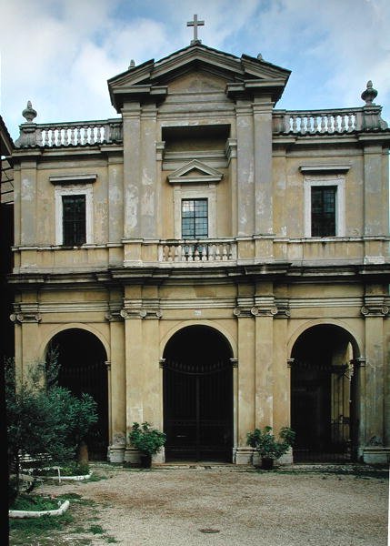 Kirkon julkisivu, rakennettu n.1625 tekijältä Gian Lorenzo Bernini