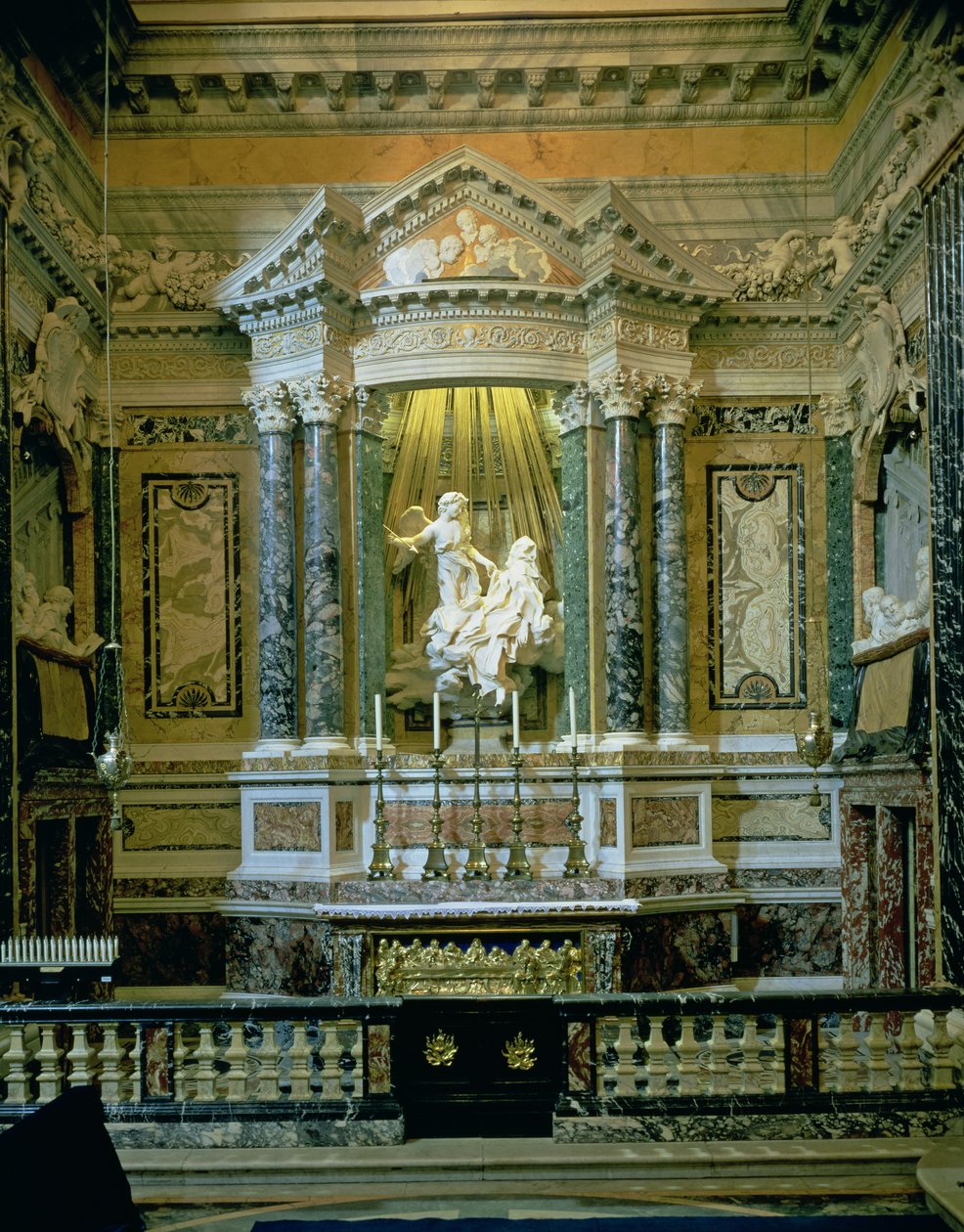 Cornaron kappeli, yksityiskohta alttarista, jossa on Pyhän Teresan ekstaasi, kuva tekijältä Gian Lorenzo Bernini