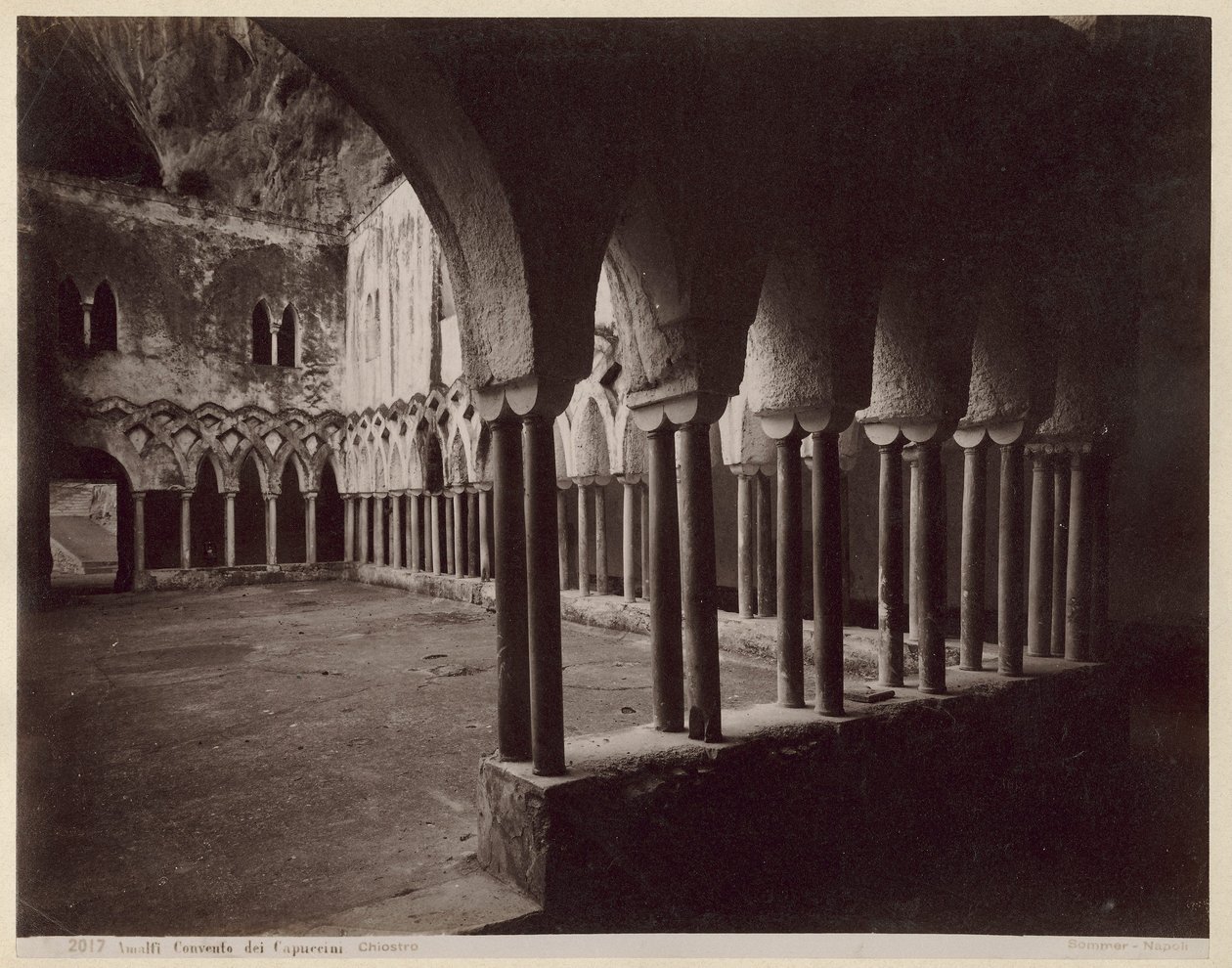 Amalfi, kapusiiniluostari. Ristipihagalleria tekijältä Giorgio Sommer