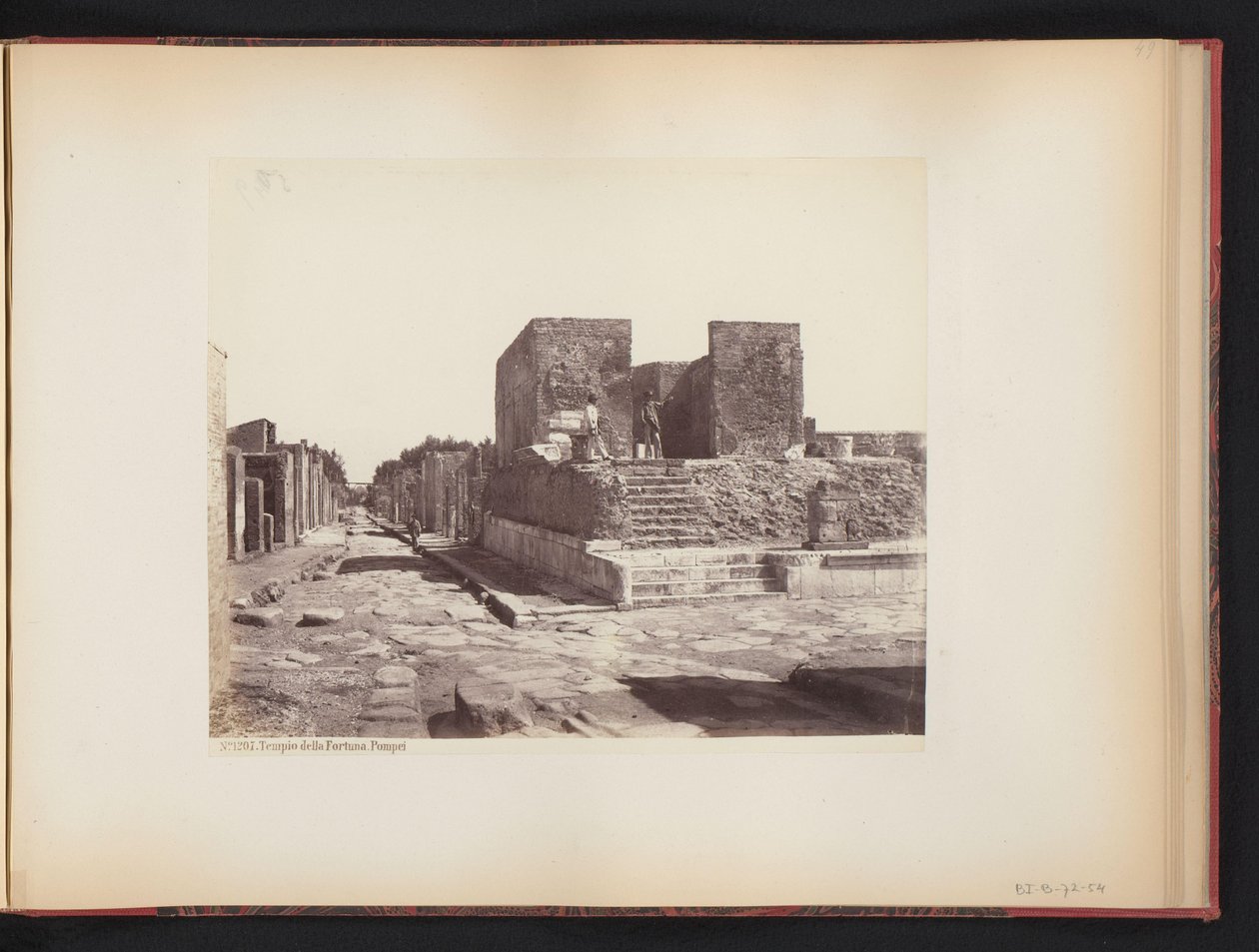 Näkymä Tempio della Fortuna Augustalle Pompejissa, Italiassa Tempio della Fortuna. Pompei (otsikko esineessä) tekijältä Giorgio Sommer
