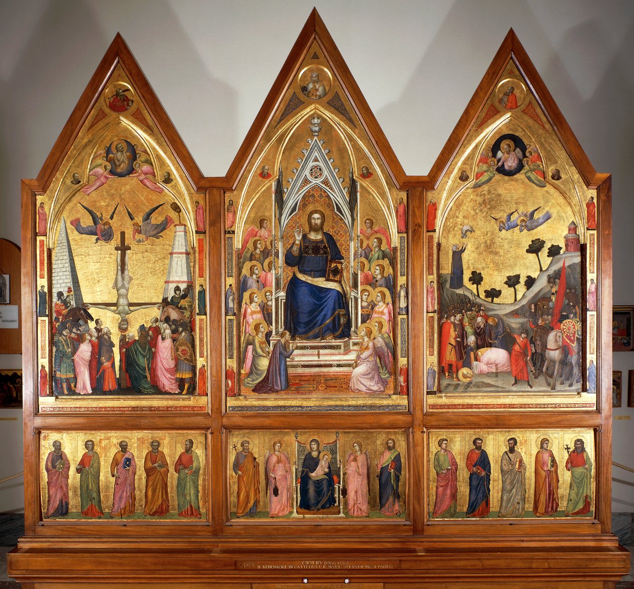 Stefaneschi-triptyykki, edessä, noin 1320, kirjoittanut Giotto (1267-1337), tempera paneelissa, keskipaneeli 178x89 cm tekijältä Giotto (c.1266 1337)