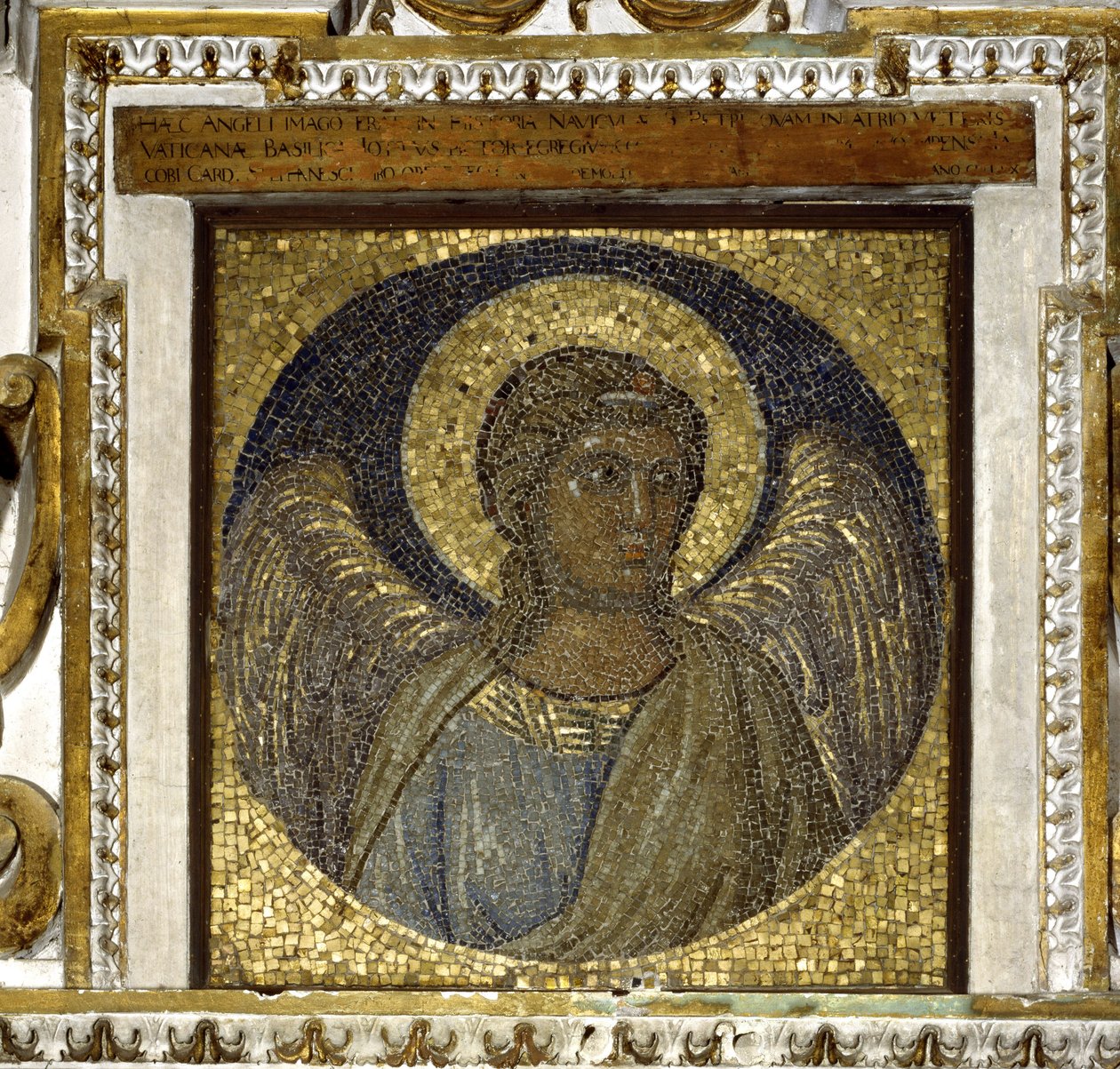 enkeli. Kapselin palanen. Giotto di Bondonen (1267 - 1337) tekemä kultataustainen mosaiikki ja Madernon arkkitehtuuri. tekijältä Giotto (c.1266 1337)