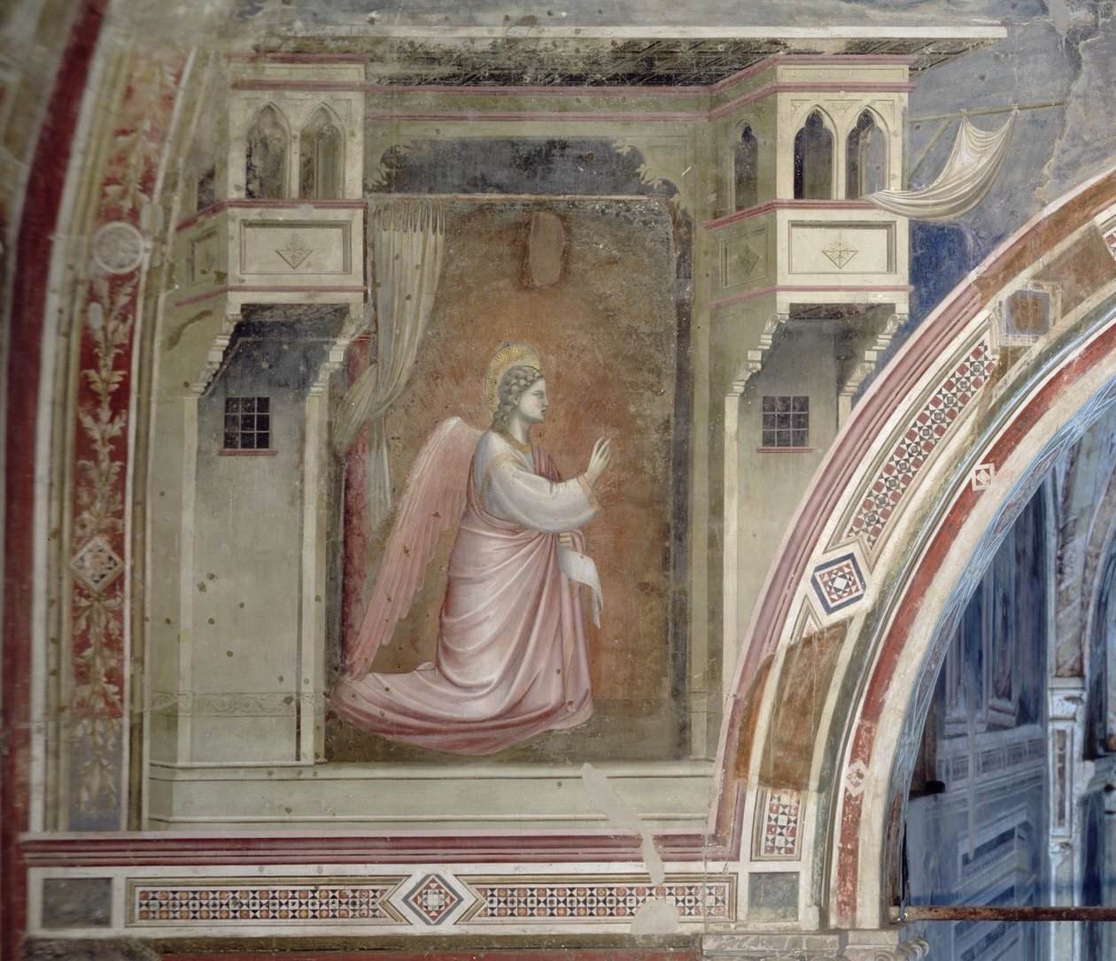 Marian ilmestys, enkeli Gabrielin kuva, alttarin yläpuolella olevasta lunetista, noin 1305 fresko. tekijältä Giotto di Bondone