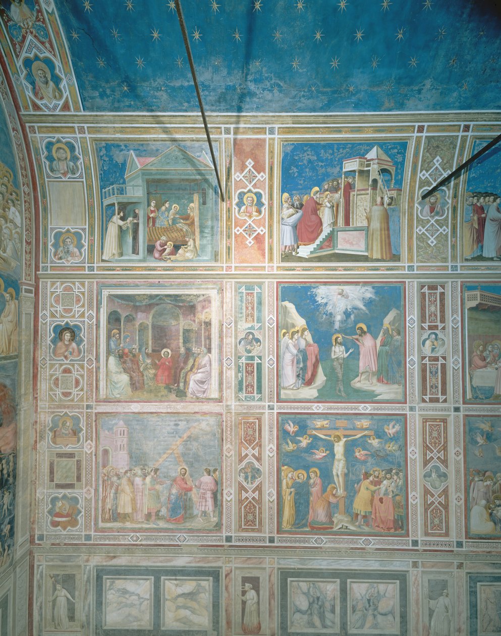 Näkymä freskoista vasemmalla seinällä, n. 1303-05 (restauroinnin jälkeinen) tekijältä Giotto di Bondone