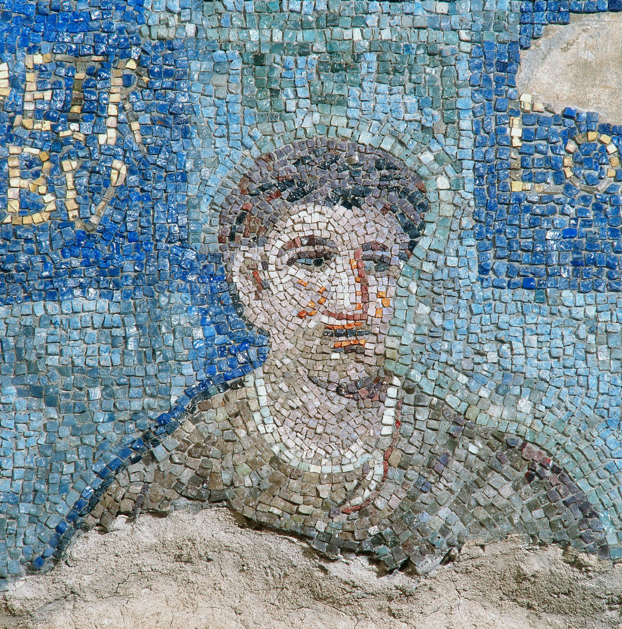 Apostoli, yksityiskohta Israelin kahdentoista heimon ja kahdentoista apostolin mosaiikista, Lombard-koulusta, joka sijaitsee San Aquilinon kappelissa San Lorenzo Maggioren basilikassa Milanossa tekijältä Phillipe de Marlier