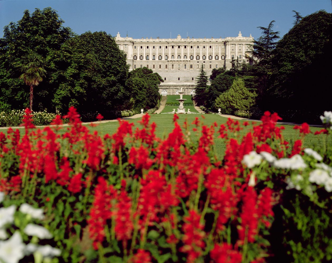 Palacio Real vuonna 1738 aloitetusta puutarhasta käsin tekijältä Giovanni Battista Sacchetti