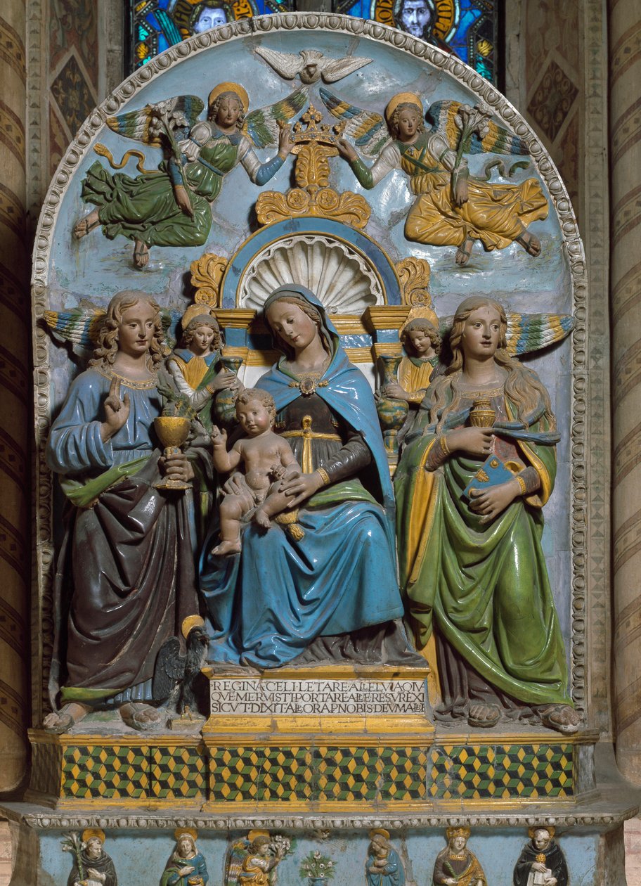 Neitsyt ja lapsi Pyhän Madeleinen ja Pyhän Johanneksen evankelista Marmori- ja terrakottapolykromin kanssa, kirjoittanut Giovanni della Robbia (1469-1529) Firenze, Santa Crocen kirkko, Cappella Pulci tekijältä Giovanni della Robbia