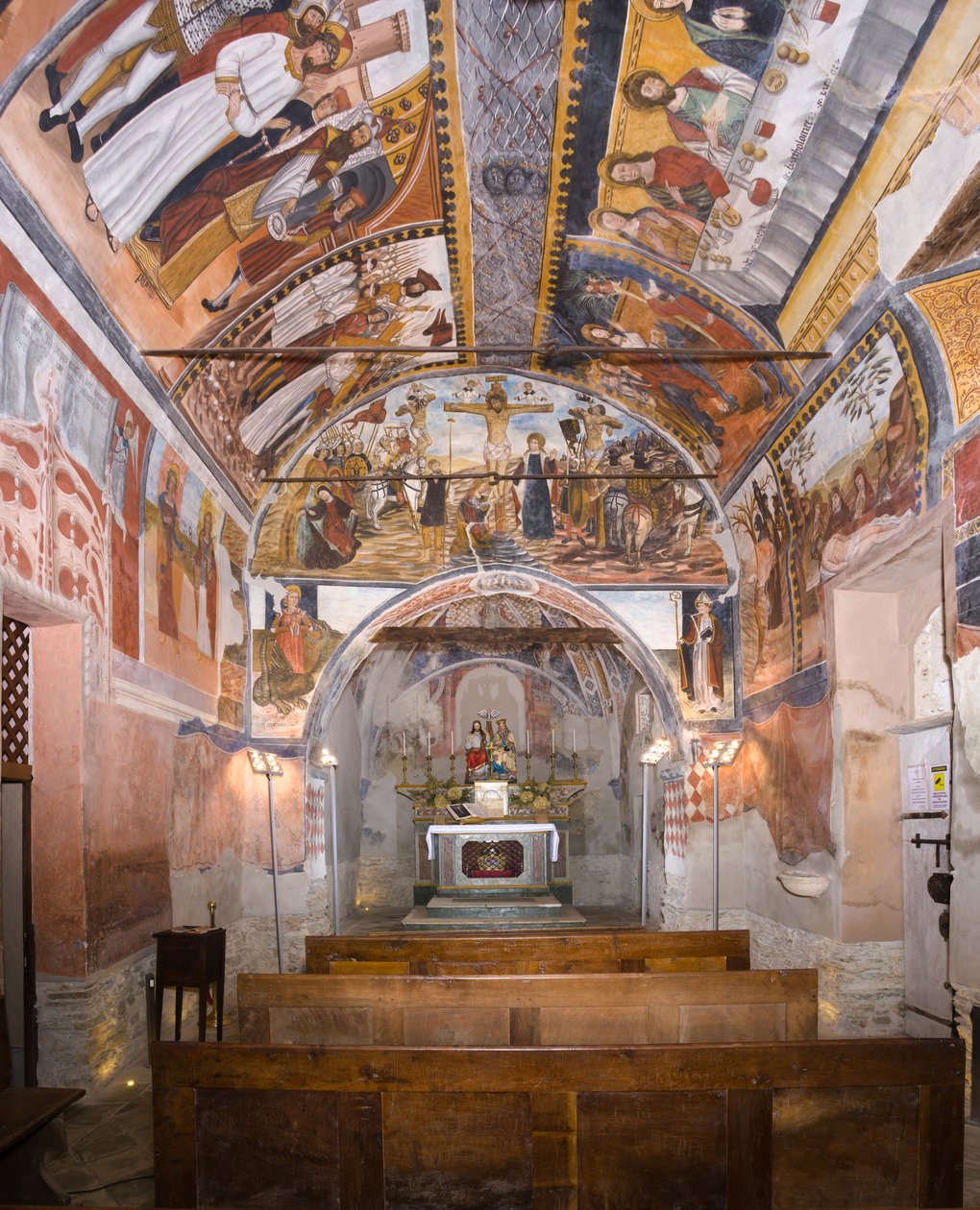 Alkuperäisen Alamandin tai Allemandin kappelin apsis. tekijältä Giovanni di Cherasco Botoneri
