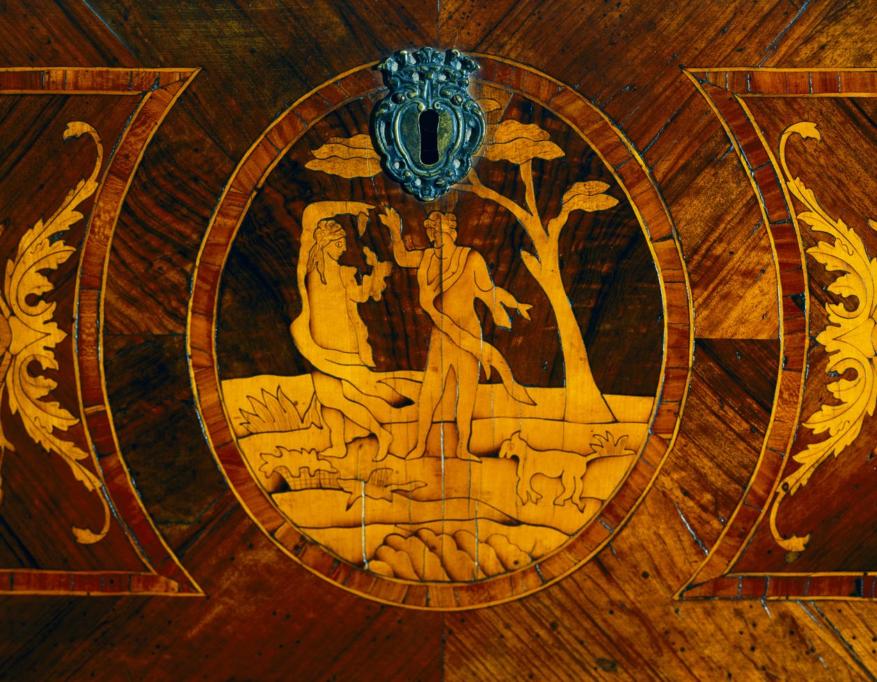 Inlay figuureilla, yksityiskohta Lombard lipasto pudottamalla lehtiä Giuseppe Maggiolini tyyliin, Italia tekijältä Giuseppe (manner of) Maggiolini