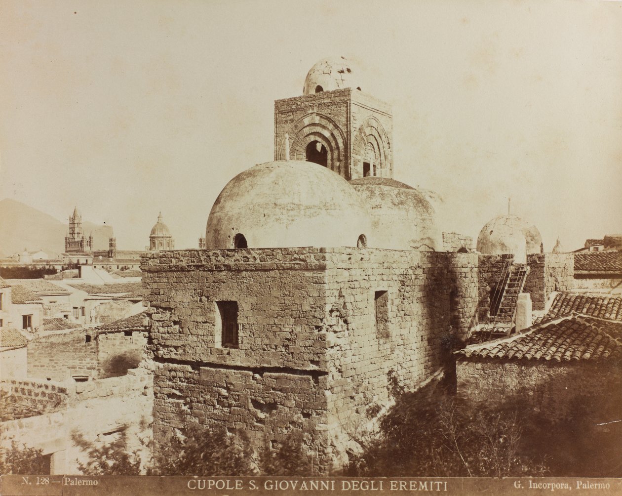 San Giovanni degli Eremitin kirkko Palermossa, yksityiskohta kupoleista tekijältä Giuseppe Incorpora
