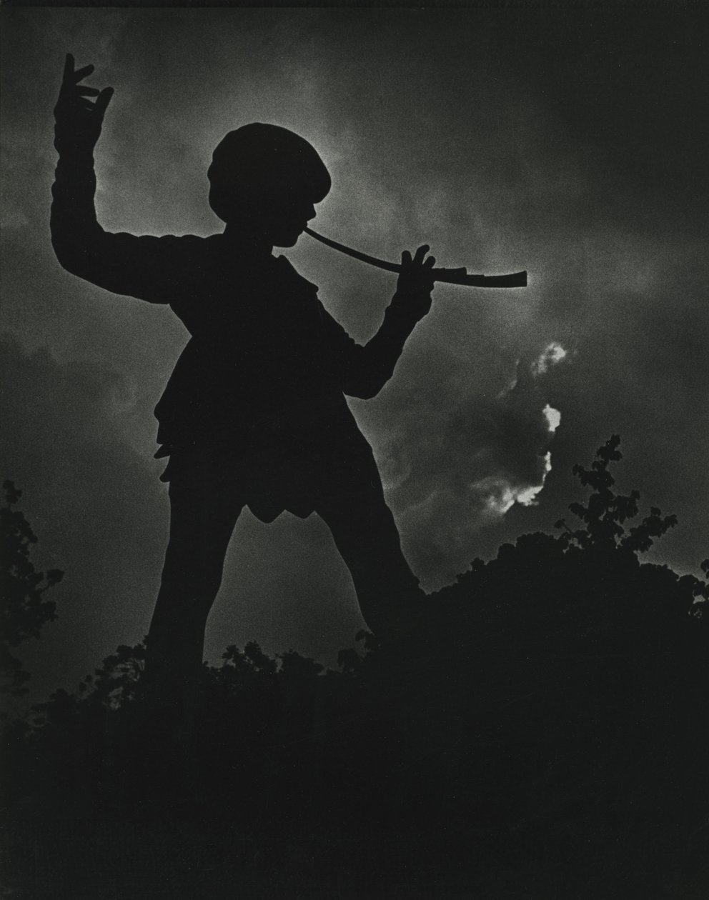 Peter Pan -patsas Kensington Gardensissa tekijältä Godfrey Macdominic