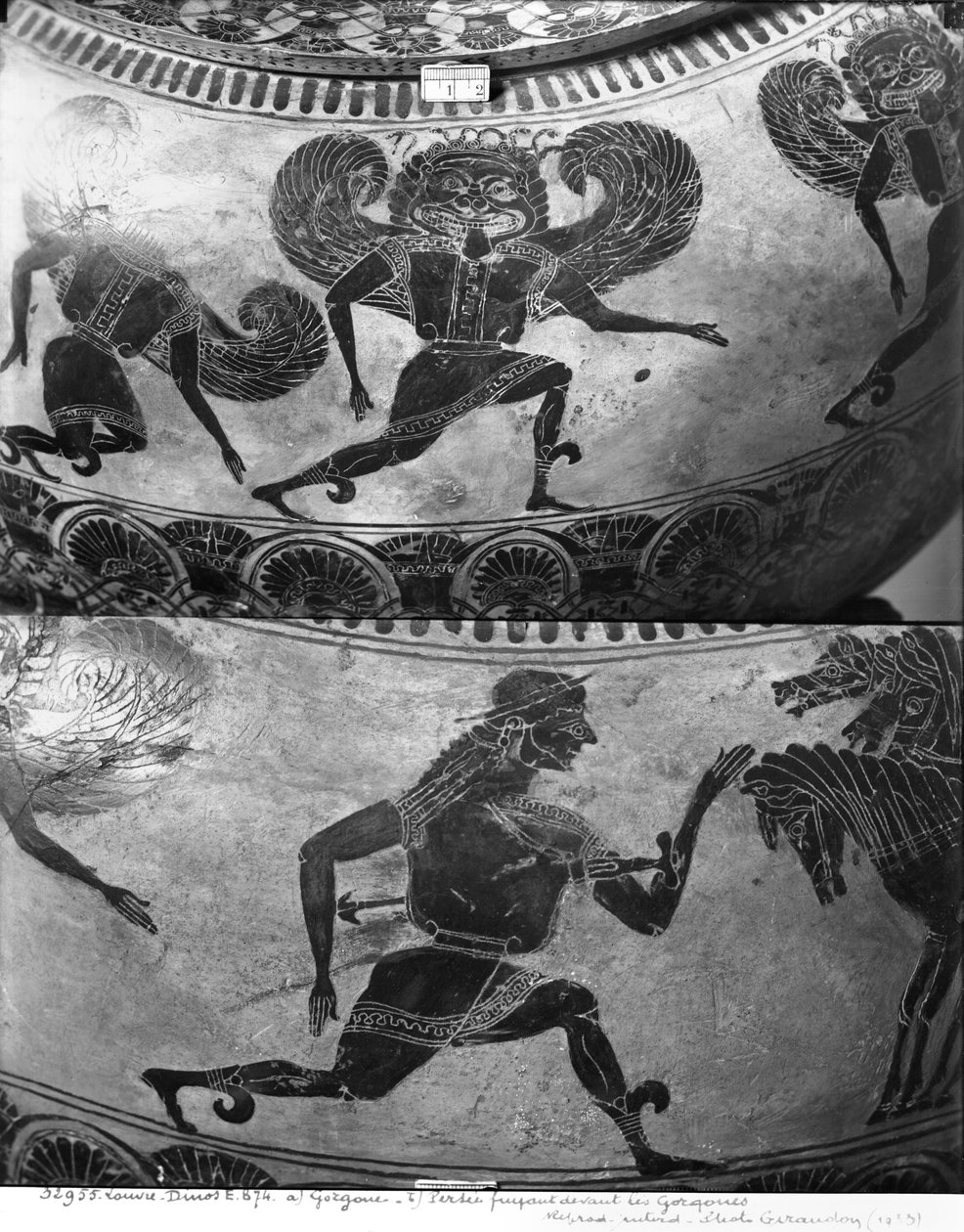 Ullakkomustahahmoiset dinot, jotka kuvaavat Perseusta pakenemassa Gorgoneja, noin 590 eKr. (keramiikka) tekijältä Greek