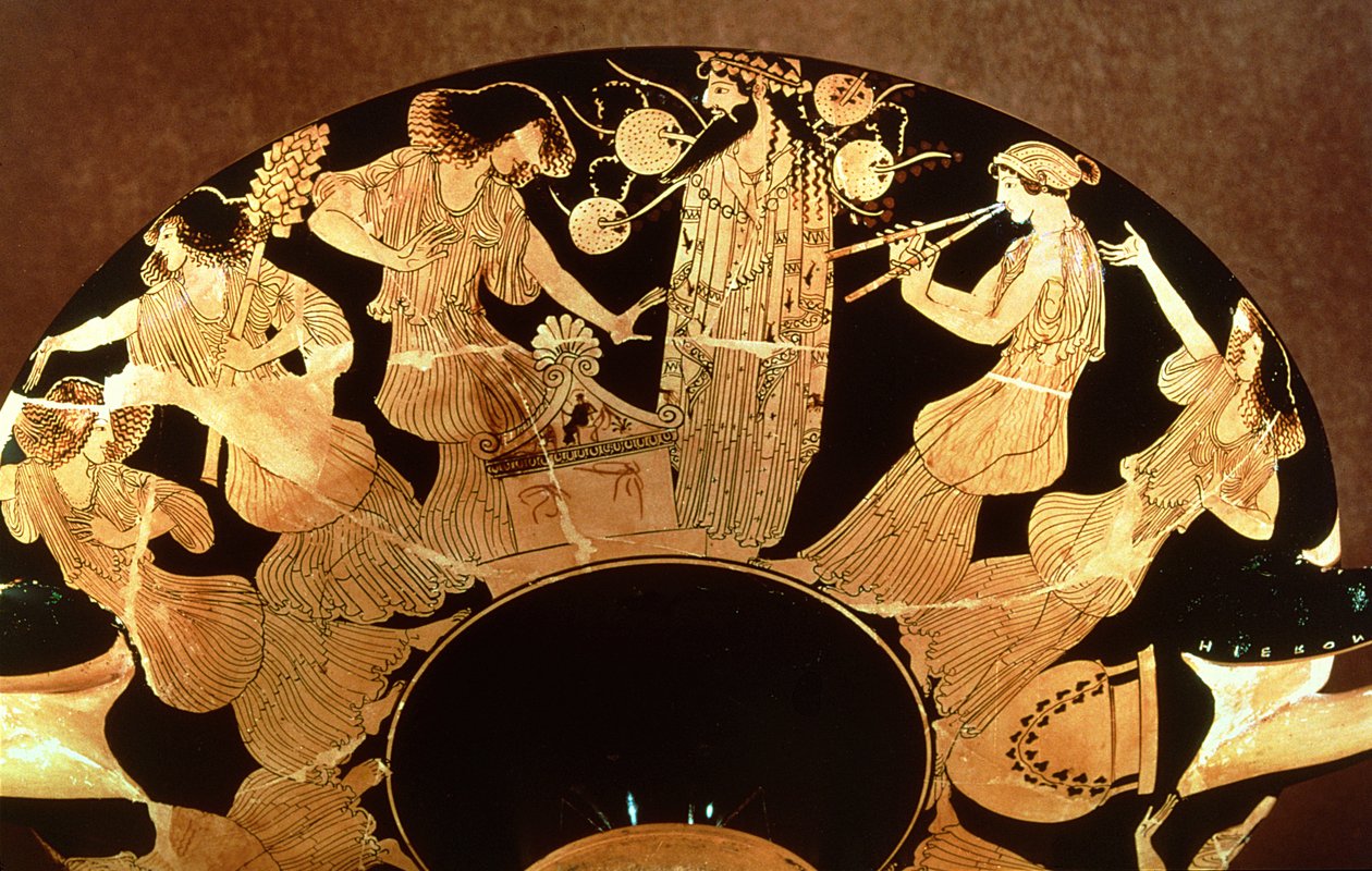 Taidemaalari Makronin ullakkopunainen kylix-hahmo, joka kuvaa Dionysosta ja Maenadeja, noin 490-80 eKr. (keramiikka) tekijältä Greek