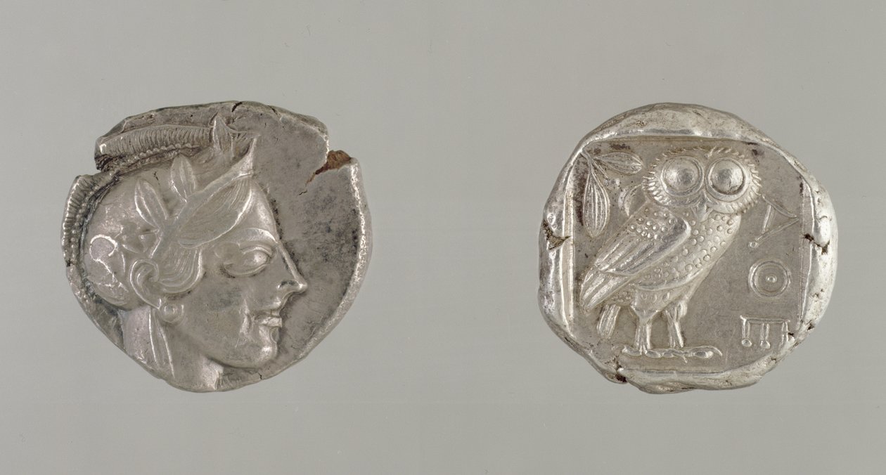 Drakman, jossa on Athenan pää ja pöllö, molemmat puolet Ateenasta, noin 450-440 eKr. (hopea) tekijältä Greek