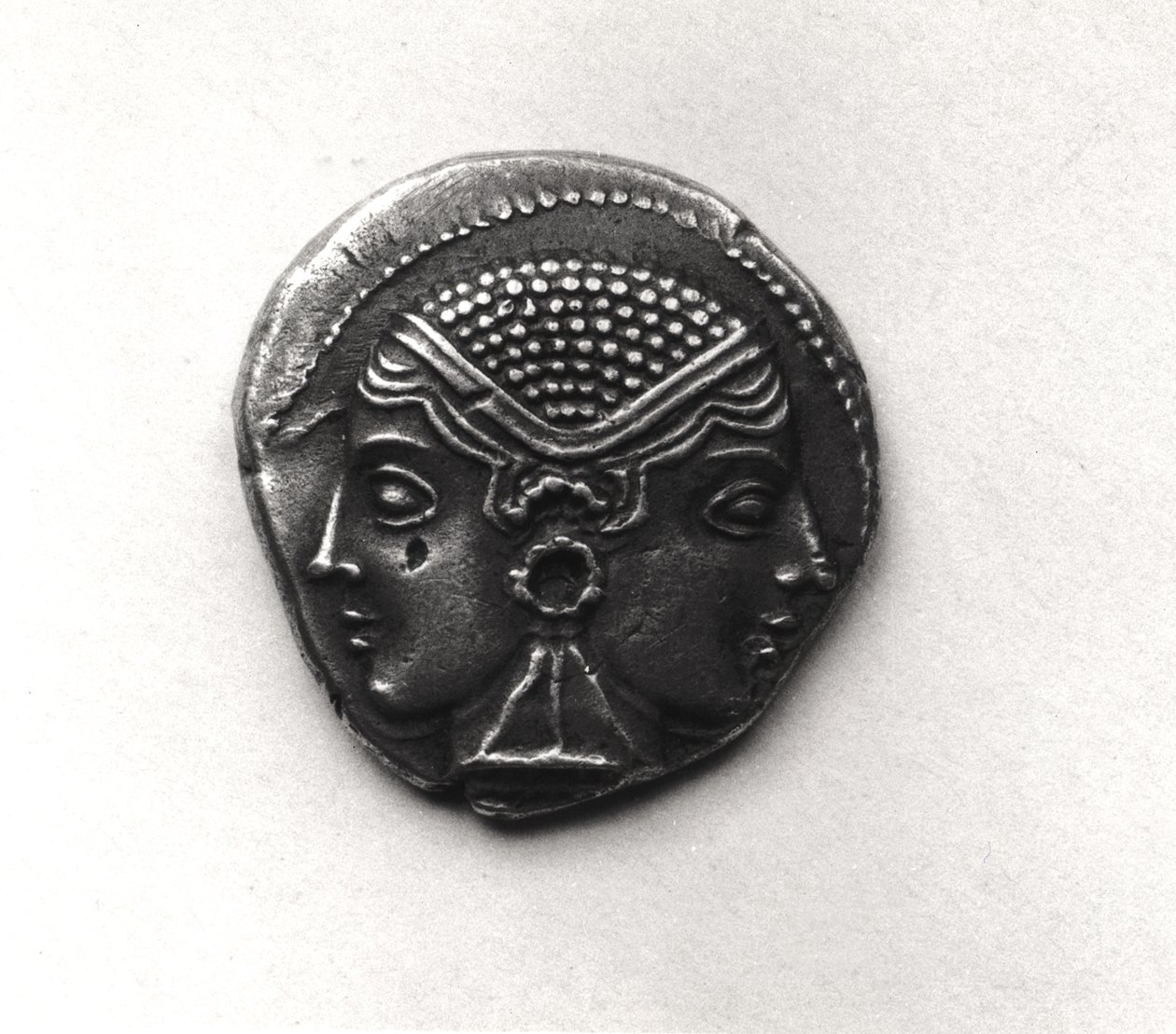 Lampsacuksen kolikko Janiform-päällä (metallia) tekijältä Greek