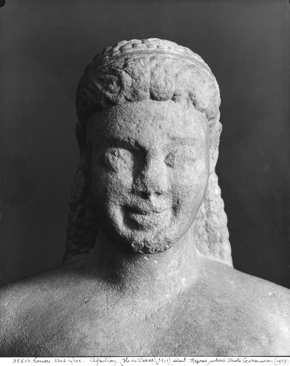 Kouros, Paroksesta, lähellä Asklepioksen pyhäköä, noin 540 eKr. (marmori) (yksityiskohta) (katso myös 154092) tekijältä Greek