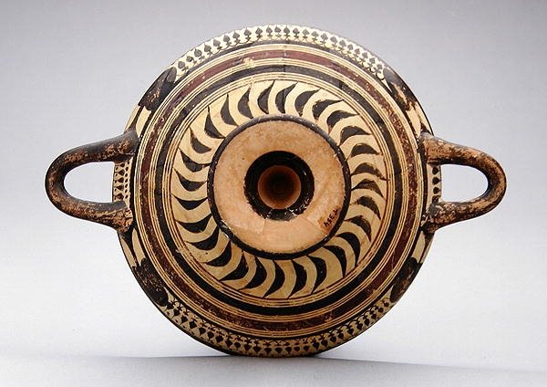 Laconian kylix-kuppi, joka kuvaa Zeusta ja Hermestä, n. 550-530 eKr. (savi) tekijältä Greek