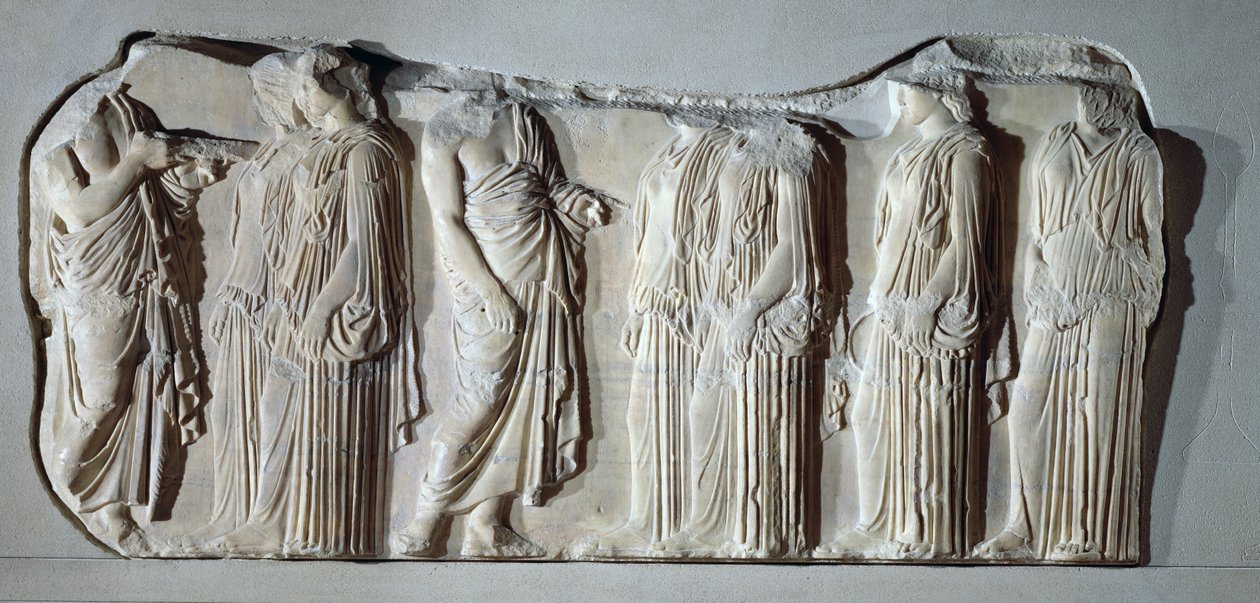 Järjestäjät ja ergastiinit (peplos-kantajat), osa Suuresta Panathenaic-kulkueesta Parthenonin itäfriisistä, noin 442-438 eKr. (marmori) tekijältä Greek