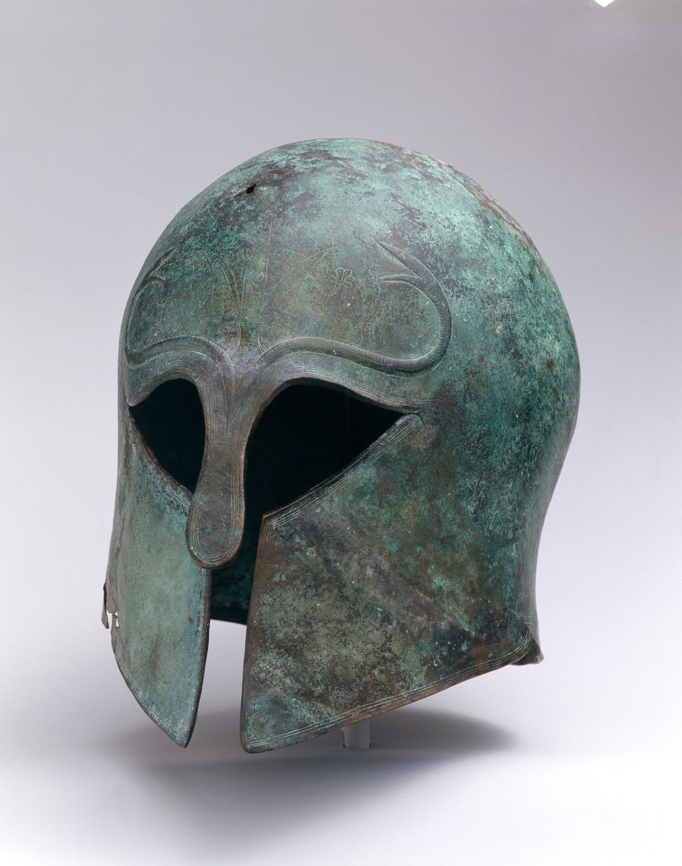 Pronssinen arkaainen korintialainen kypärä, n. 600-575 eKr. (pronssi) tekijältä Greek