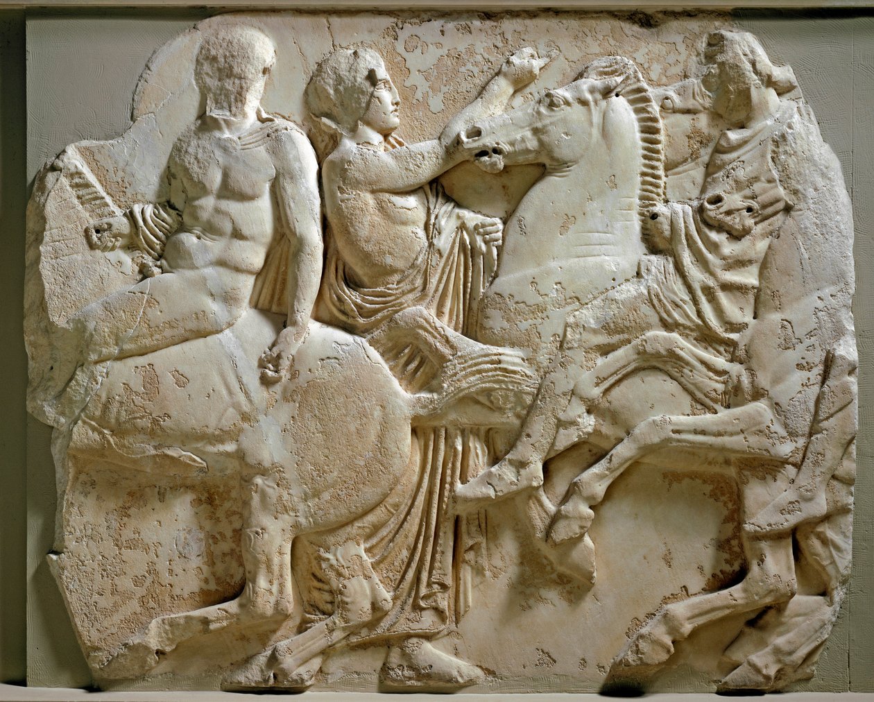 Kreikkalainen taide: "" ratsumiehiä""" Parthenonin friisi. Marmoriset helpotussukat. 447-432 eaa. Athenes, Akropolis-museo tekijältä Greek