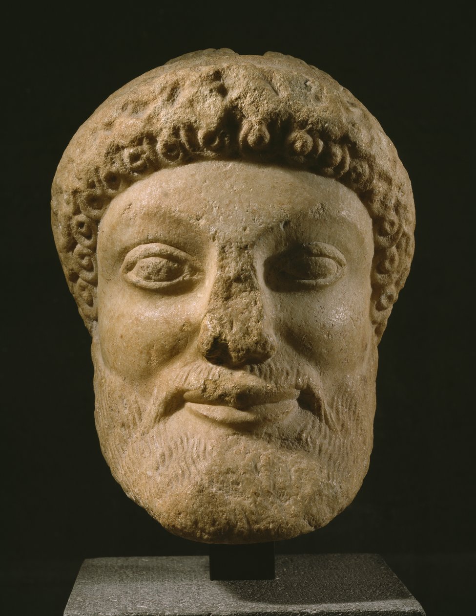 Dionysoksen pää, Attika, n. 480-460 eKr. (marmori) tekijältä Greek