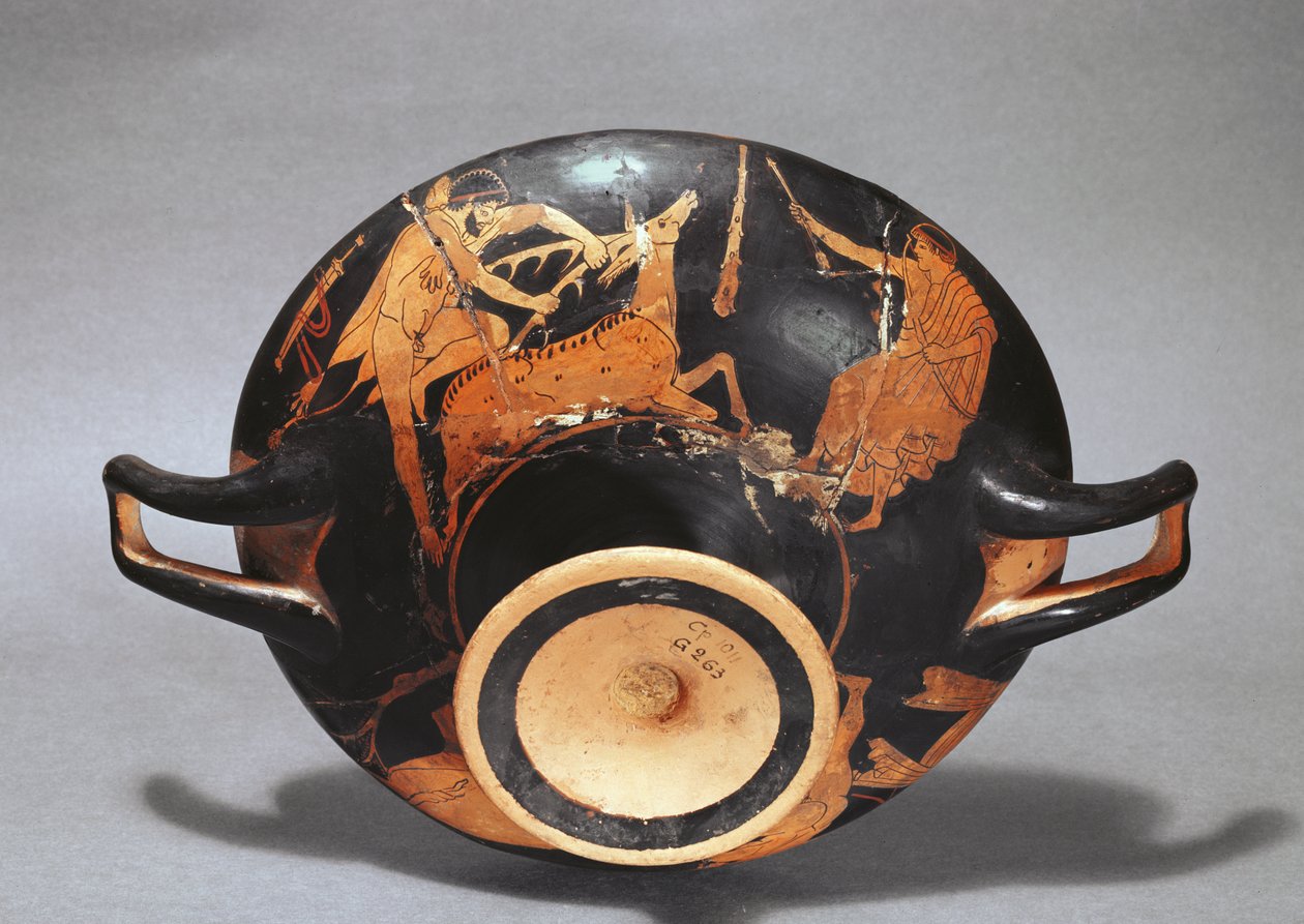 Kylix koristeltu Herakleksella ja Ceryneian Hindilla (keraaminen) tekijältä Greek