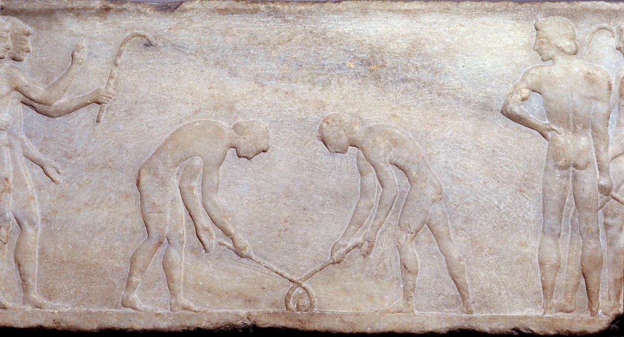 Antiikin Kreikan taide: Pallopeli lacrossella (nykyisen jääkiekon periaate). Matala kohokuvioinen veistos. Ateenan arkeologinen museo tekijältä Greek