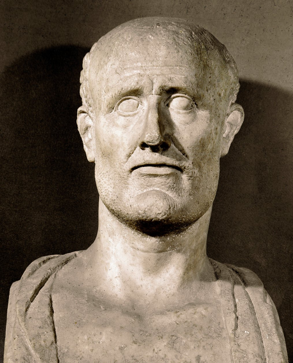 Alkibiaden (450-404 eKr.) valtiomiehen ja ateenalaisen kenraali Rooman rintakuva, musei capitolíni tekijältä Greek or Roman