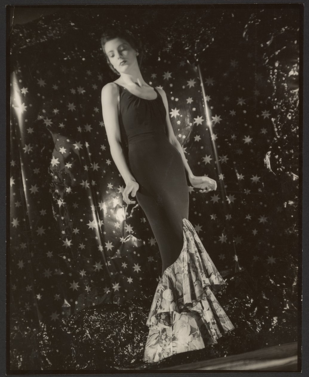 [Portrait of an Unidentfiied Female Fashion Model] tekijältä Günther Krampf