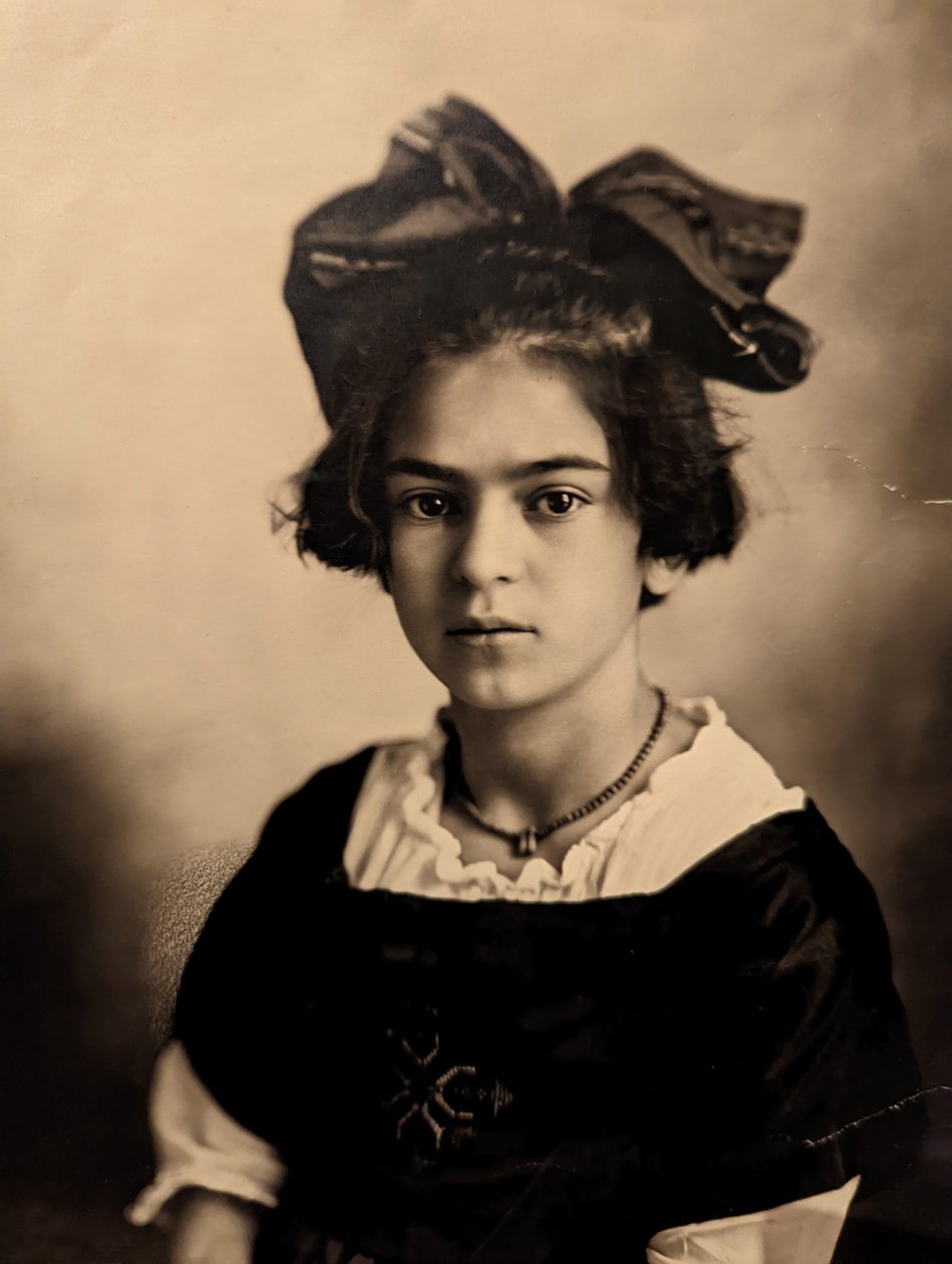 Frida Kahlo, 15. kesäkuuta tekijältä Guillermo Kahlo