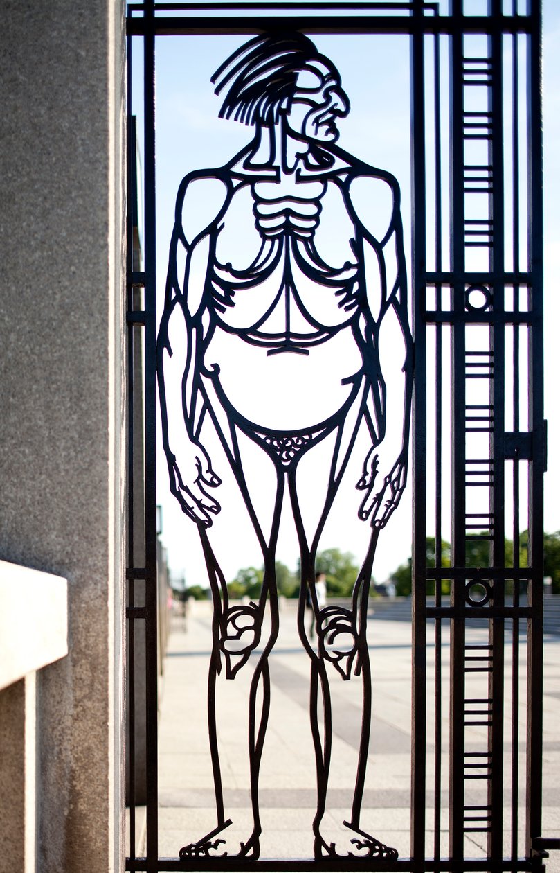 Veistospuiston sisäänkäynti (rauta) tekijältä Gustav Vigeland