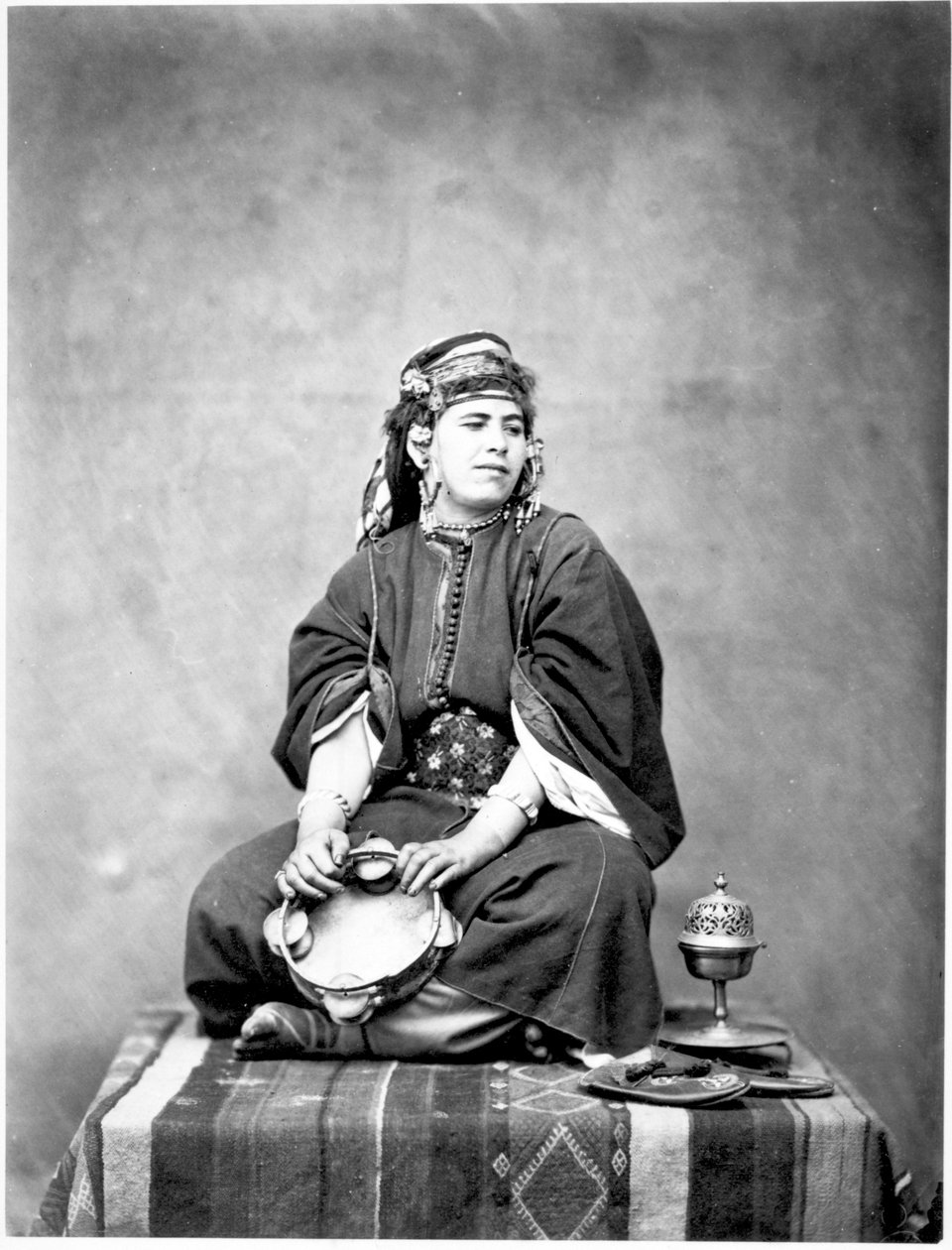 Harem Slave, Algeria, 1859 (albumiiniprintti märkäkollodionegatiivista) tekijältä Gustave de Beaucorps