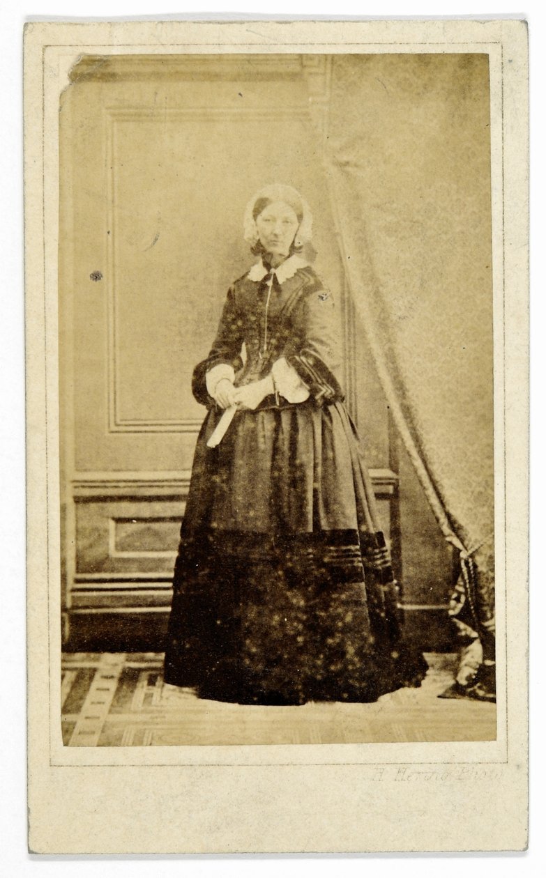 Carte-de-visite Florence Nightingalessa, n. 1858 (bw kuva) tekijältä H. Hering