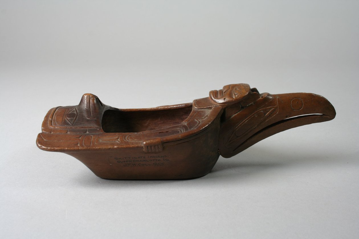 Raven Bowl, n. 1870 (puu ja maali) tekijältä Haida