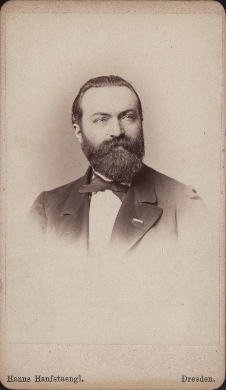 Sellisti ja säveltäjä Friedrich Grützmacherin muotokuva 1832-1903, noin 1865. tekijältä Hanns Hanfstaengl